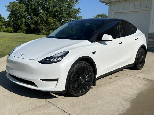 2023 Tesla Model Y Long Range