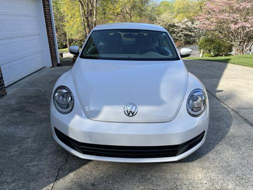 White 2013 Volkswagen Beetle 2.5L
