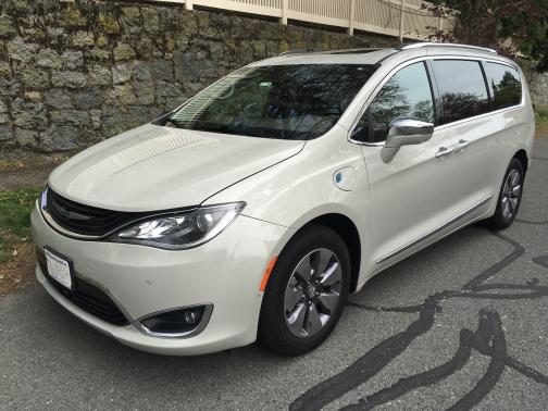Photo 1 of 21 of 2019 Chrysler Pacifica Hybrid Limited