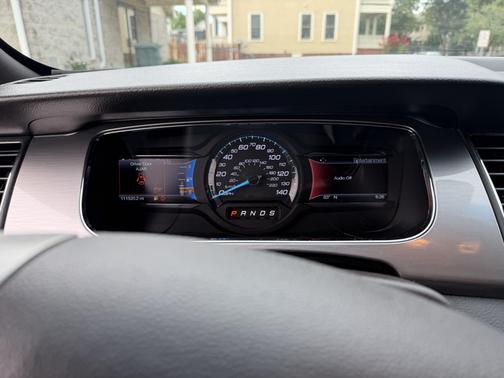 Black 2019 Ford Taurus SEL