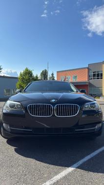Black 2011 BMW 528 i