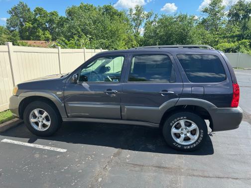 2005 Mazda Tribute s