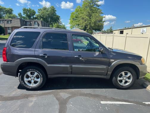 2005 Mazda Tribute s