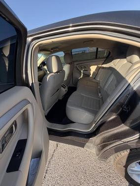 Gray 2017 Ford Taurus SE