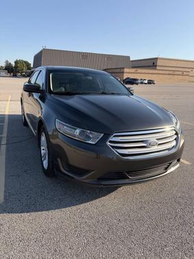 Gray 2017 Ford Taurus SE