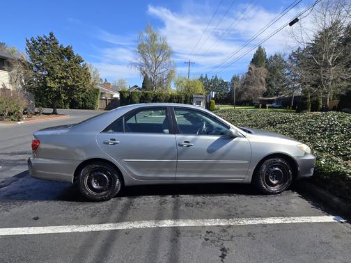 2006 Toyota Camry LE