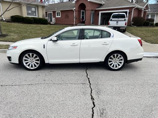 2012 Lincoln MKS Base
