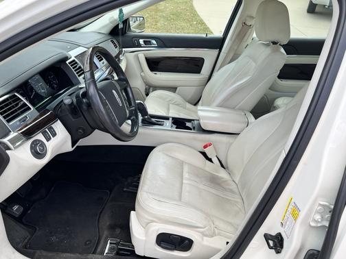 2012 Lincoln MKS Base