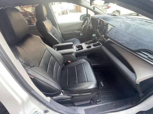 2024 Toyota Sienna LE