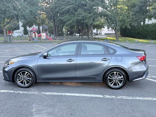Gray 2023 Kia Forte LXS