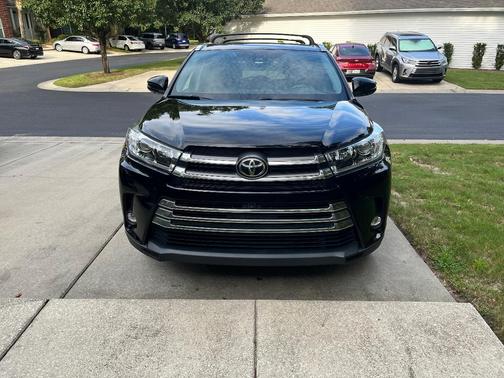 Black 2019 Toyota Highlander Limited Platinum
