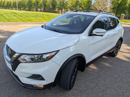 White 2020 Nissan Rogue Sport SV