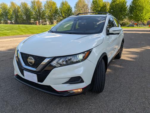 White 2020 Nissan Rogue Sport SV
