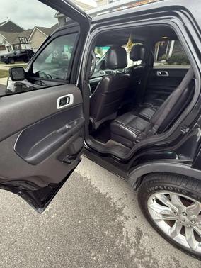 Black 2014 Ford Explorer Limited