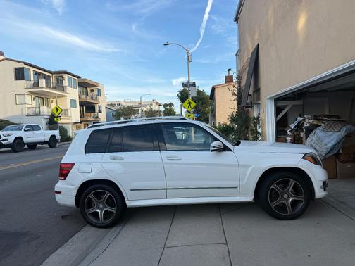 White 2013 Mercedes-Benz GLK-Class GLK 250 BlueTEC 4MATIC