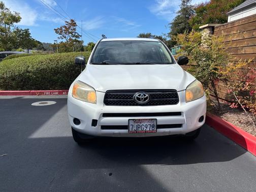White 2006 Toyota RAV4 Base