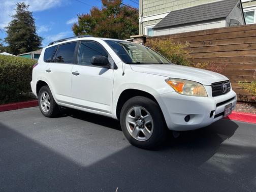 White 2006 Toyota RAV4 Base