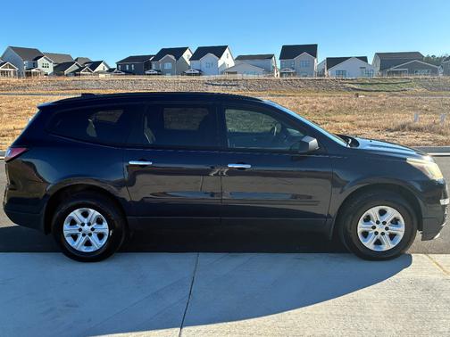 2017 Chevrolet Traverse LS