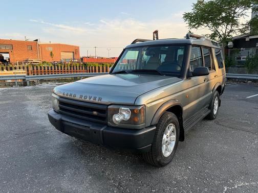 Green 2004 Land Rover Discovery S