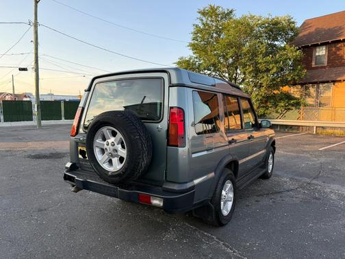 Green 2004 Land Rover Discovery S