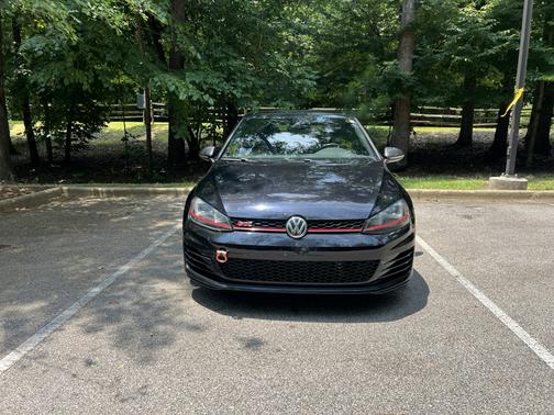 Black 2017 Volkswagen Golf GTI SE 4-Door