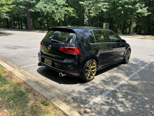 Black 2017 Volkswagen Golf GTI SE 4-Door