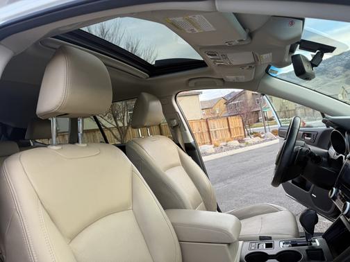 White 2018 Subaru Outback 3.6R Limited