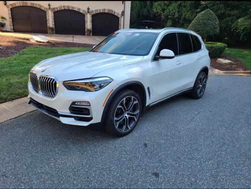 White 2019 BMW X5 xDrive40i