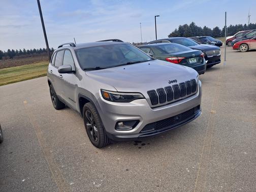 Silver 2021 Jeep Cherokee Altitude