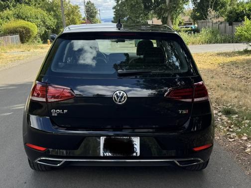2018 Volkswagen Golf TSI SE