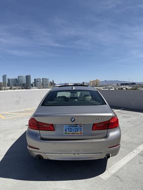 Gray 2018 BMW 530e iPerformance