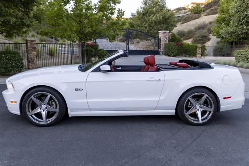 2013 Ford Mustang GT Premium