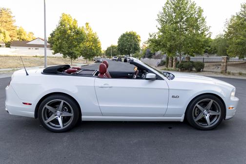 2013 Ford Mustang GT Premium