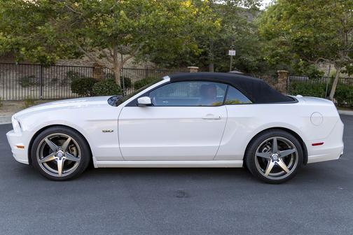 2013 Ford Mustang GT Premium