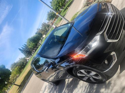 Black 2019 Chevrolet Traverse LT Leather
