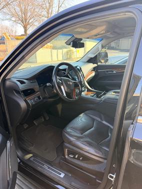 2018 Cadillac Escalade Luxury