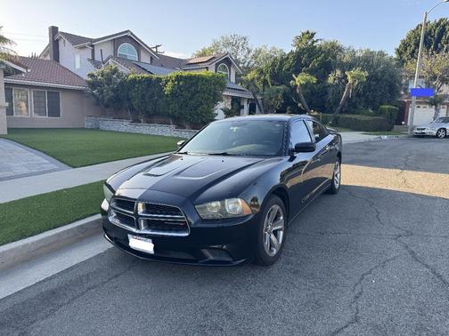 Black 2014 Dodge Charger SE