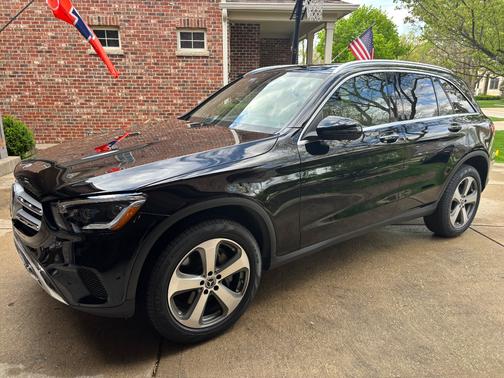 Black 2022 Mercedes-Benz GLC 300 4MATIC