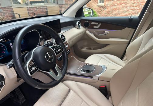 Black 2022 Mercedes-Benz GLC 300 4MATIC