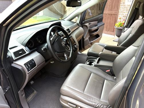 Brown 2015 Honda Odyssey EX-L