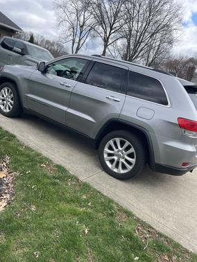 Silver 2017 Jeep Grand Cherokee Limited