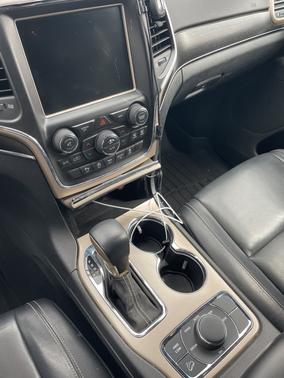 Silver 2017 Jeep Grand Cherokee Limited