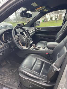 Silver 2017 Jeep Grand Cherokee Limited