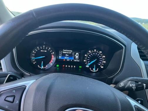 Black 2014 Ford Fusion SE