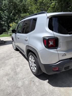 Silver 2021 Jeep Renegade Latitude