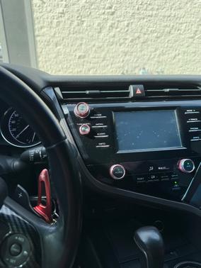 Red 2018 Toyota Camry SE