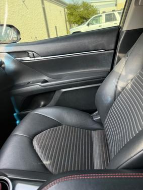 Red 2018 Toyota Camry SE