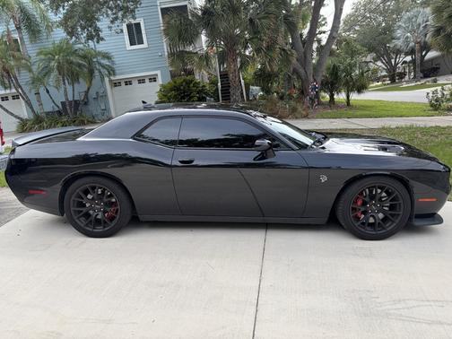 Black 2016 Dodge Challenger SRT Hellcat