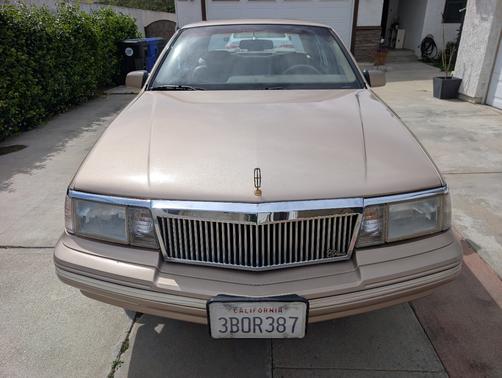 1992 Lincoln Continental Signature