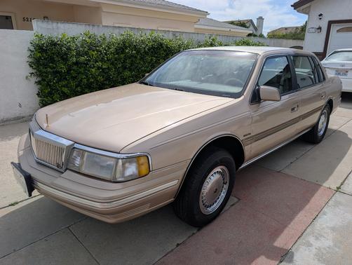 1992 Lincoln Continental Signature